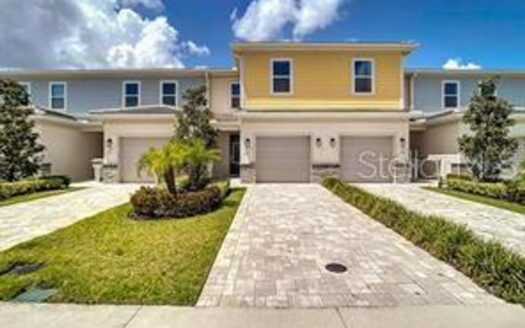 812 Driving Range Court, Reunion, FL 34747