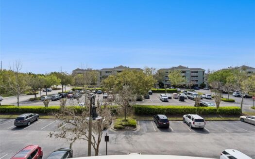 1352 CENTRE COURT RIDGE DRIVE UNIT 302,REUNION,Osceola,Residential